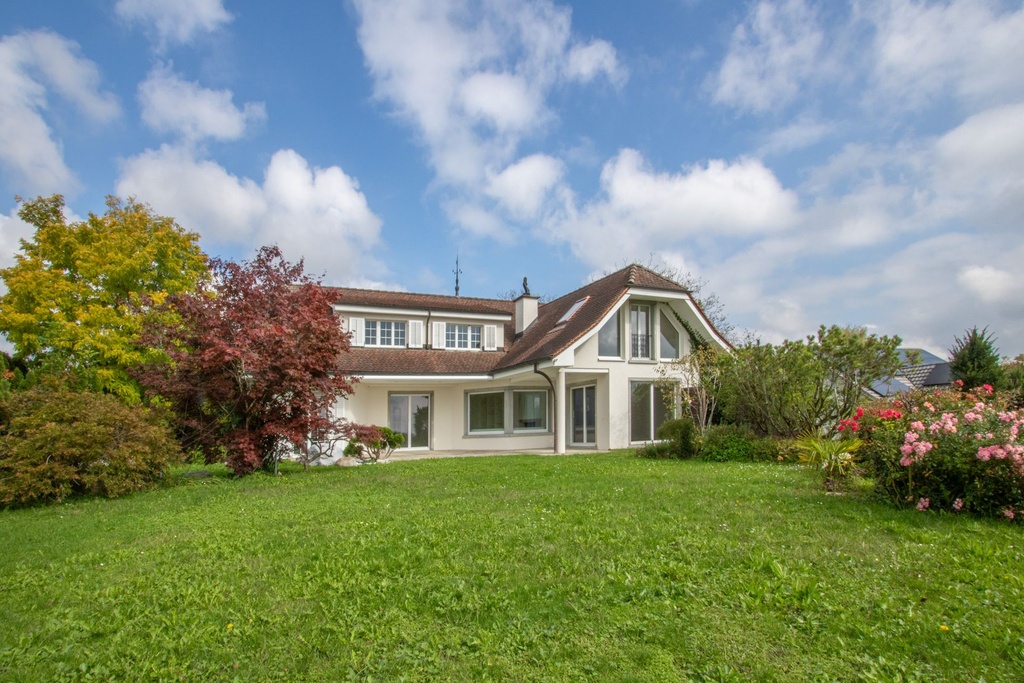 [M-251012] Oberwil-Lieli – Wohnen mit Stil – an privilegierter Aussichtslage